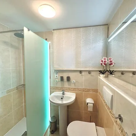 La Luzia - Cozy Retreat With Panoramic View Apartment *